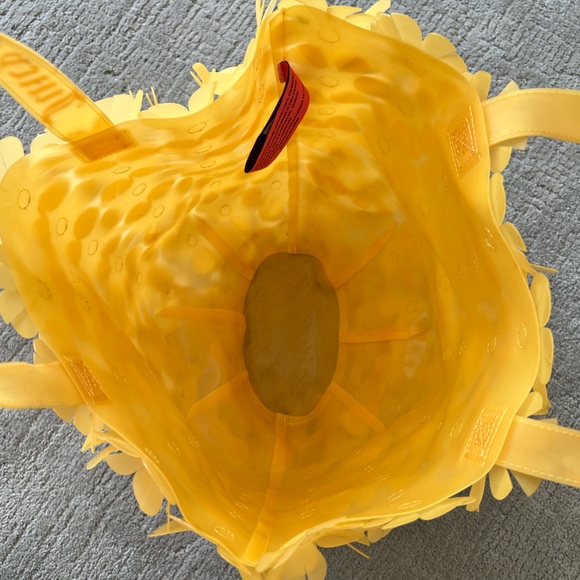 Juicy Couture Y2K PVC Yellow Flower 3D Tote - Picture 7 of 12